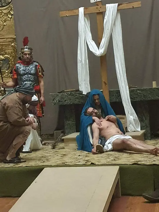 "Escenificaci&oacute;n viviente del Viacrucis" Asociaci&oacute;n Cultural Telares con Amistad de Benavides de &Oacute;rbigo