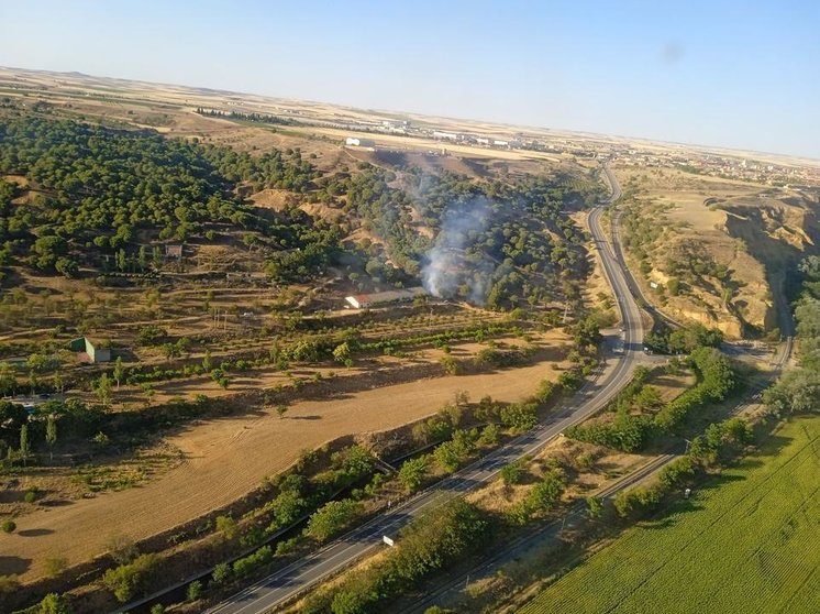 Seis focos simultáneos de incendios se produjeron ayer por la tarde-noche en la zona de Toro (Zamora), algunos muy próximos a vías de comunicación