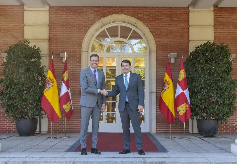 Reunión del presidente del Gobierno de España, Pedro Sánchez con el presidente de la Junta de Castilla y León, Alfonso Fernández Mañueco,