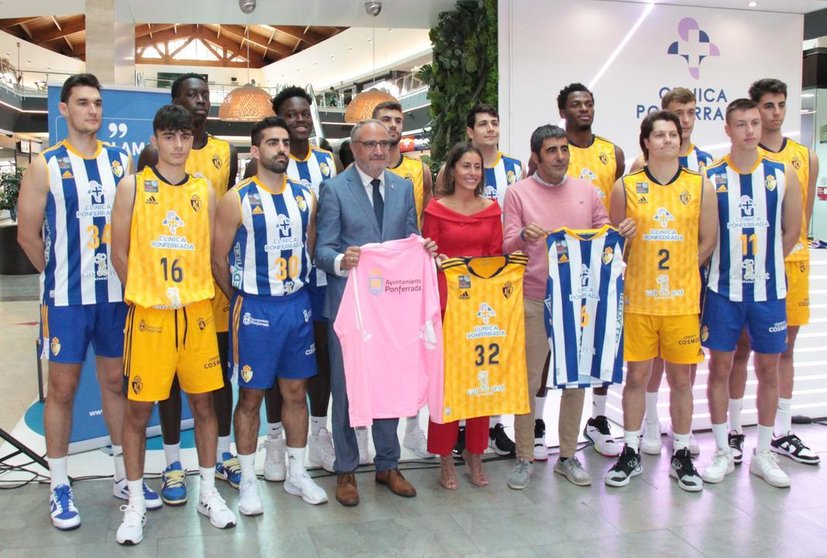 Presentación del primer equipo de SDP Ponferradina de baloncesto