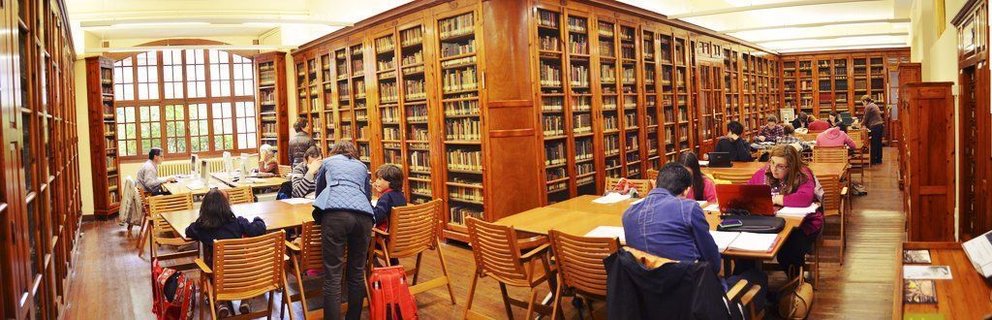 Biblioteca de estudio (foto de archivo)