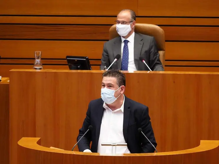 El procurador leonesista en las Cortes de Castilla y Le&oacute;n, Luis Mariano Santos