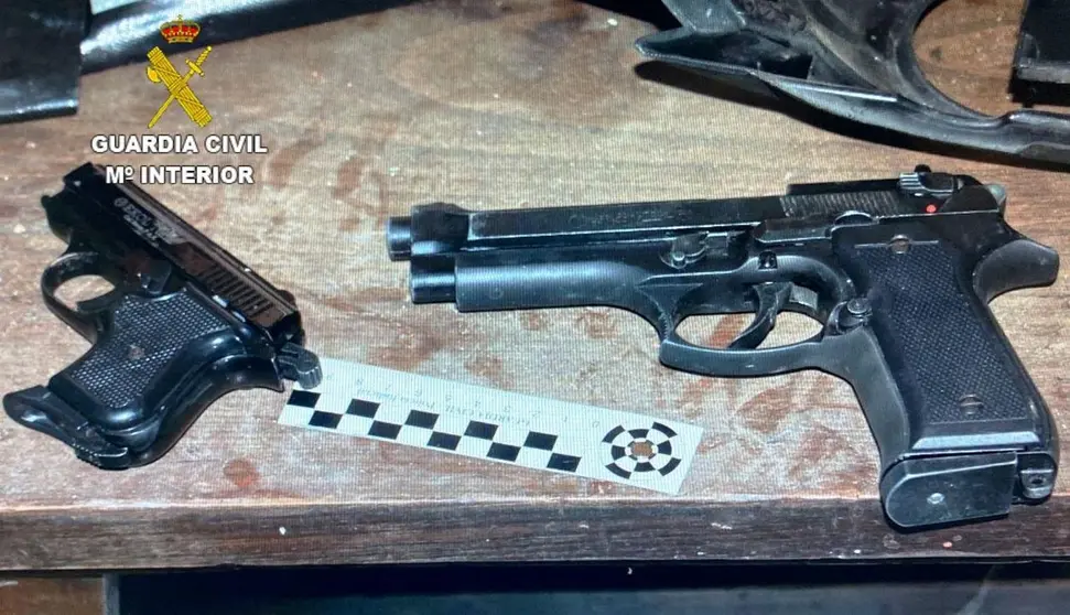 Operaci&oacute;n DRAPICO (detenci&oacute;n ilegal y explotaci&oacute;n sexual). Pistolas-detonadoras.GUARDIA CIVIL