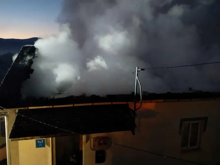 Incendio viviendas Lago de Carucedo