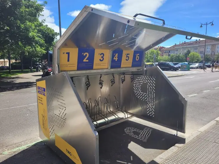 Aparcamientos seguros bicis y patinetes en Le&oacute;n