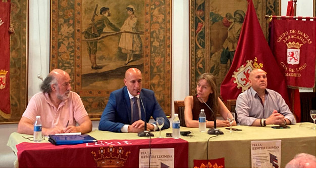 La Casa de León ha acogido la presentación del  Día la IdentidáLlionesa