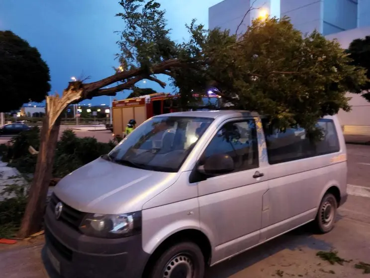 Intervenciones bomberos por la tormenta en Ponferrada