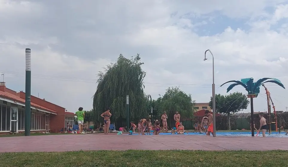 Ni&ntilde;os jugando durante el verano (foto de archivo).
