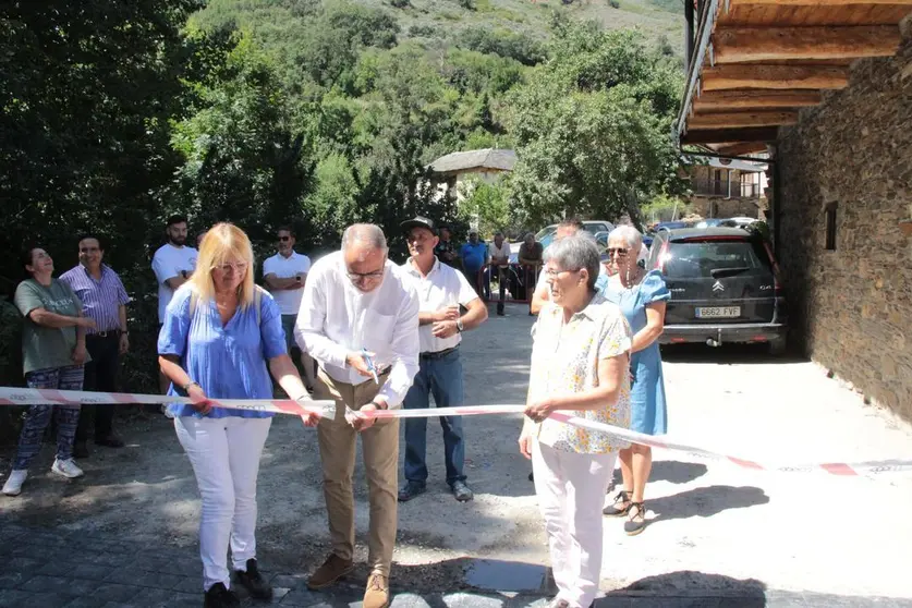 Inauguraci&oacute;n de la plaza de Bouzas.