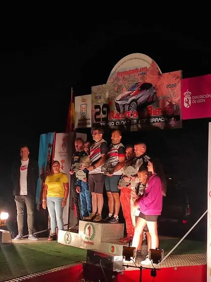 Acto de clausura del Rally del Bierzo y entrega de trofeos a los ganadores