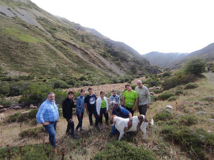 Jornada de convivencia en La Cueta, dentro de la iniciativa ‘Aventura trashumante entre lobos y mastines’