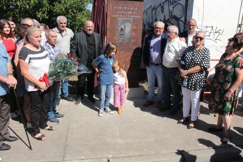 Acto de homenaje a Jerónima Blanco y Fernando Cabo en Ponferrada