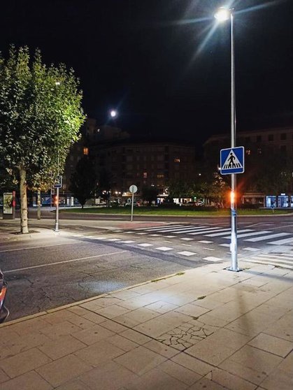 Pasos peatones iluminado en León