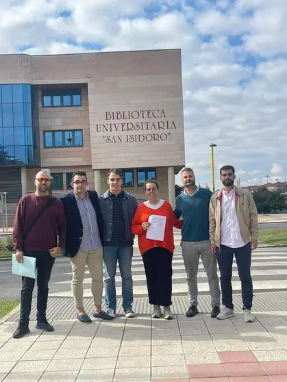 Juventudes Socialistas recoge firmas para implantar Medicina en la ULE