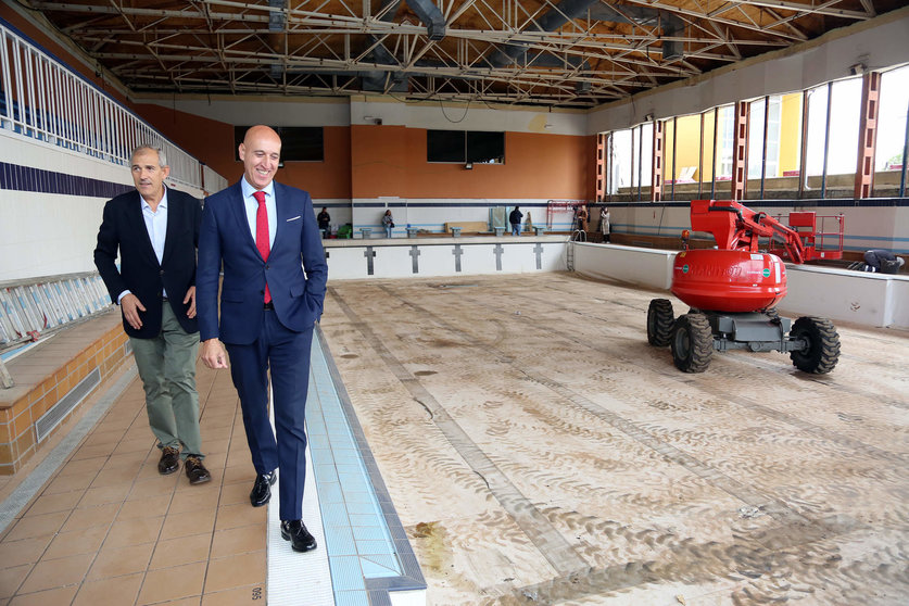 José Antonio Diez y Vicente Canuria visitan las obras del Estadio Hispánico