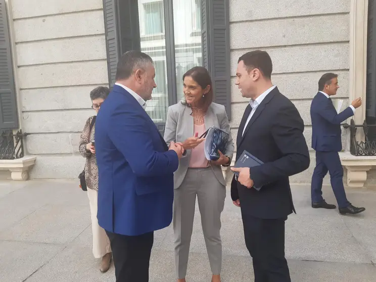 Eduardo Mor&aacute;n se re&uacute;ne con la ministra Reyes Maroto