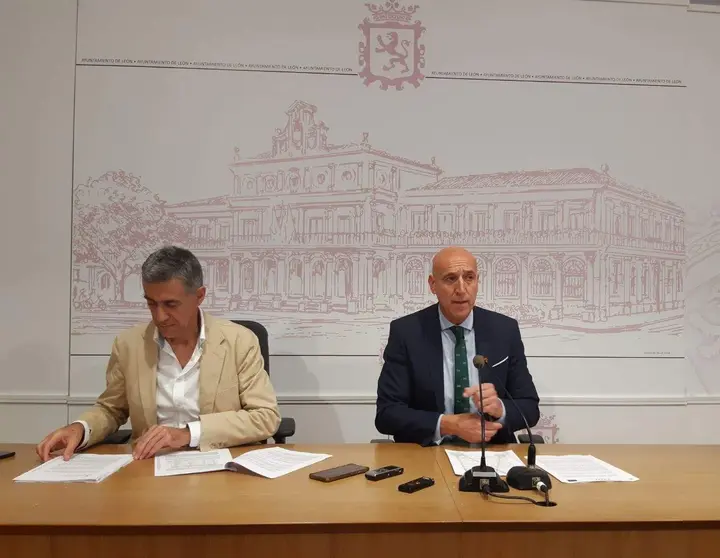 Jos&eacute; Antonio Diez y Carmelo Alonso presentan la medida