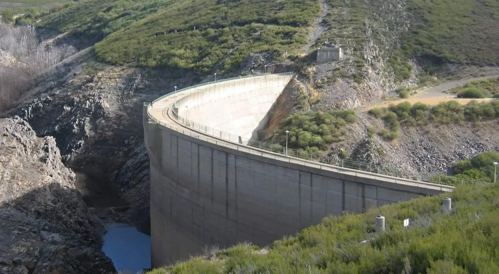 Presa de Villagat&oacute;n