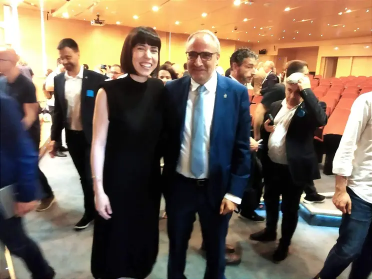 El alcalde de Ponferrada, Olegario Ram&oacute;n, con la ministra de Ciencia e Innovaci&oacute;n, Diana Morant, durante el Pleno de la Red Innpulso celebrado en Madrid el pasado 4 de julio de 2022