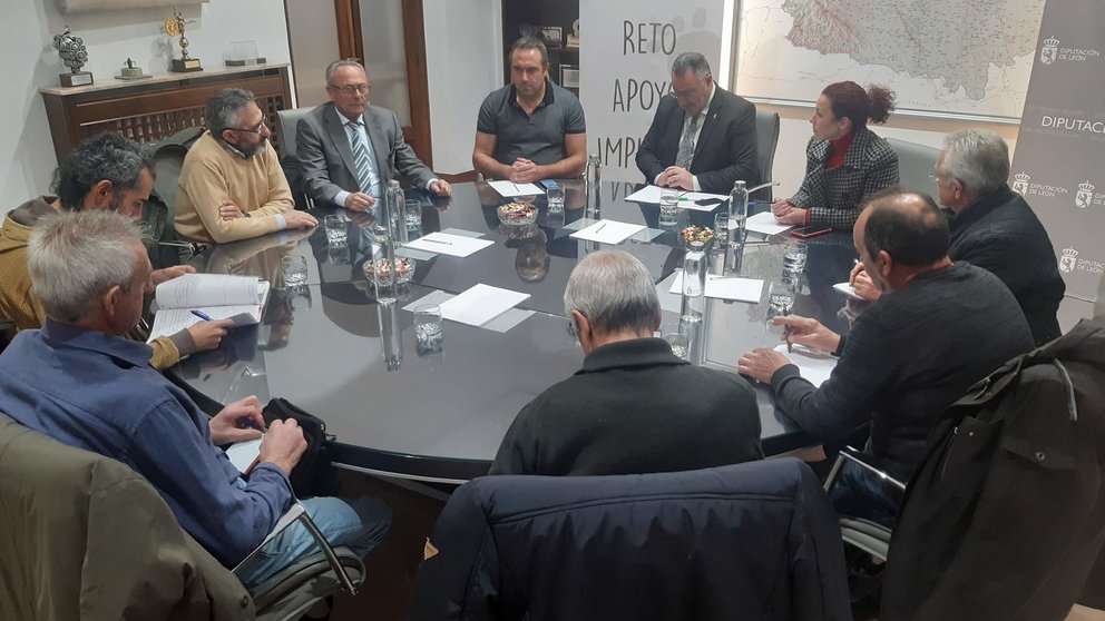 Reunión con los alcaldes de los municipios afectados por el campo de tiro del Teleno