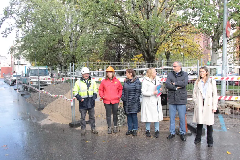 Comienzan las obras de remodelaci&oacute;n en la calle Embalse de B&aacute;rcena de Ponferrada