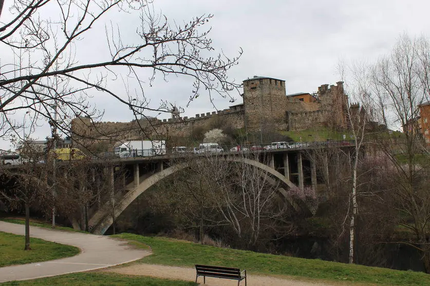 Puente Garc&iacute;a Ojeda de Ponferrada