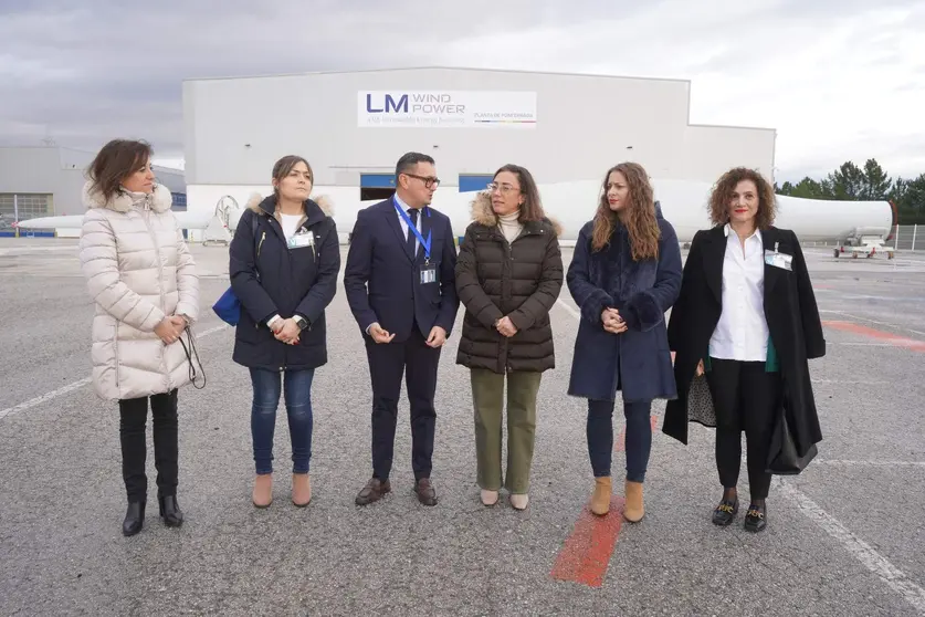 La consejera Mar&iacute;a Gonz&aacute;lez Corral visita el pol&iacute;gono de La Llanada