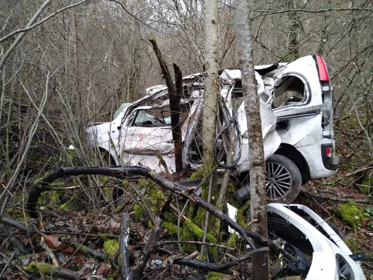 Grave accidente en Cuevas del Sil