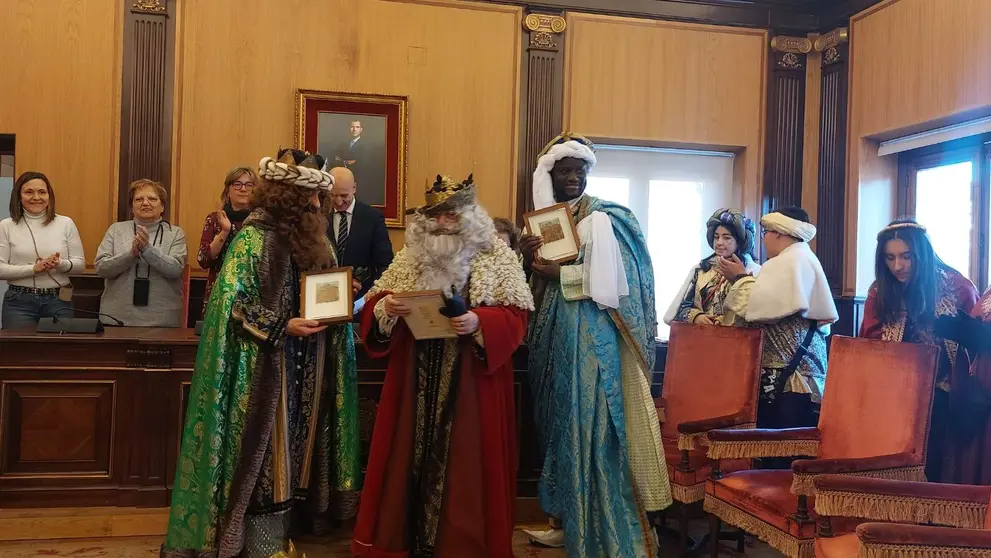 Recepci&oacute;n a los Reyes Magos en el Ayuntamiento