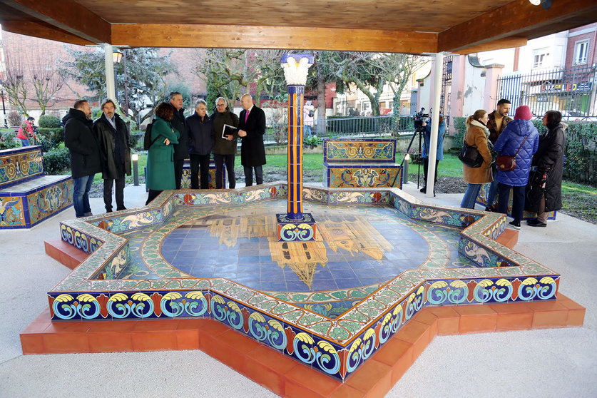 Autoridades visitan la obra de Zuloaga en la residencia Virgen del Camino