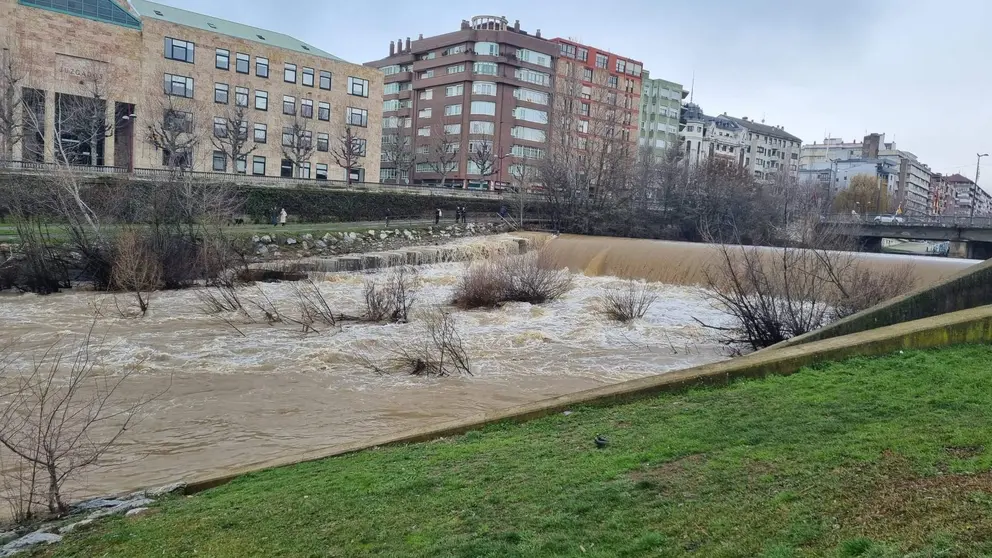El r&iacute;o Bernesga a su paso por Le&oacute;n (foto cedida por Ciudadanos)