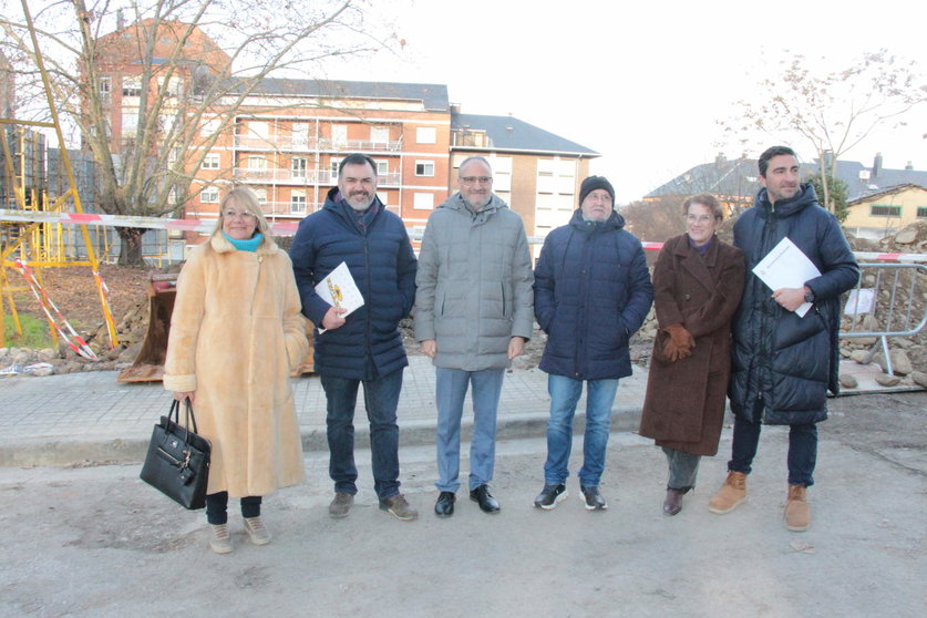 El alcalde y varios concejales visitan las obras de ampliación del parque del Plantío