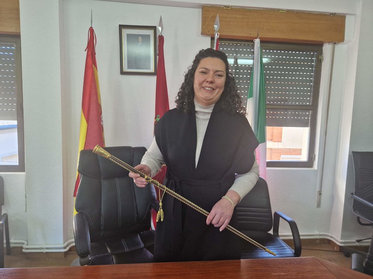 Irene González toma posesión como alcaldesa de Cacabelos
