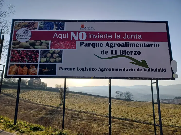 Nueva valla de Conceyu Pa&iacute;s Llion&eacute;s en Ponferrada contra la nula inversi&oacute;n de la Junta en El Bierzo.