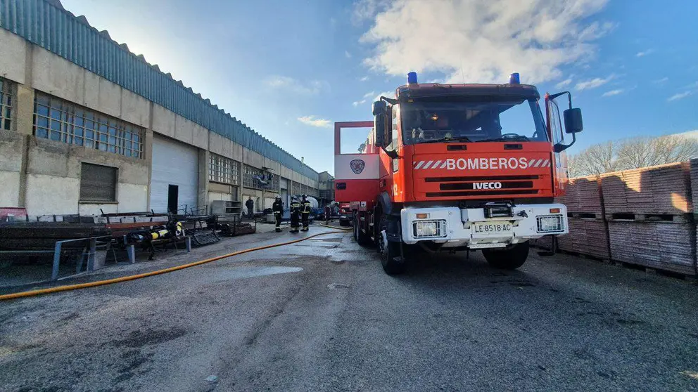 Incendio en los almacenes municipales de Le&oacute;n