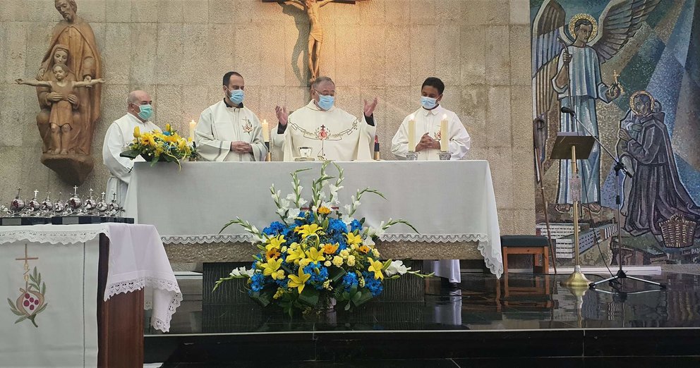 El obispo de León ha presidido una eucaristía en la capilla del Hospital San Juan de Dios con motivo de la festividad de su fundador