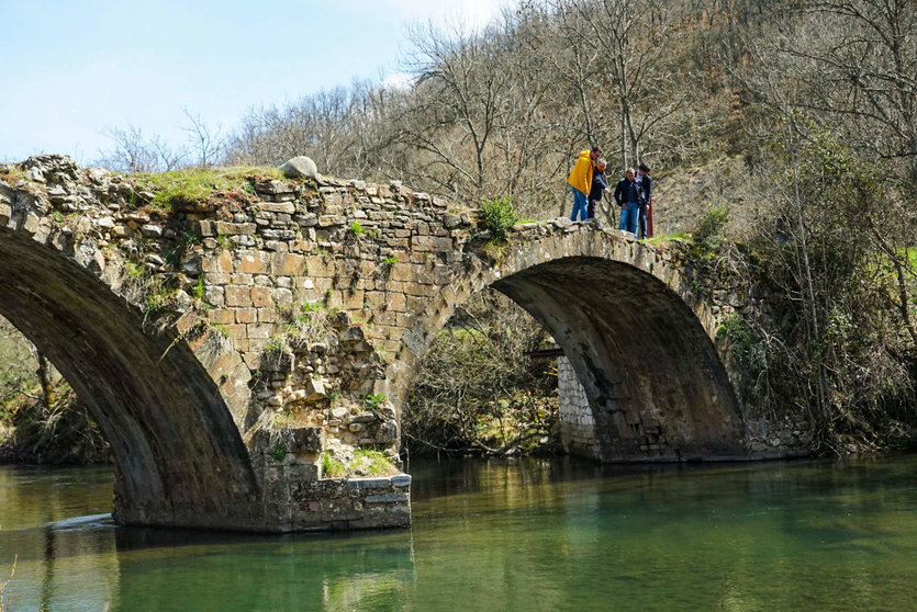 Puente medieval de Serrilla de Torío, uno de los más destacados de la Montaña Central