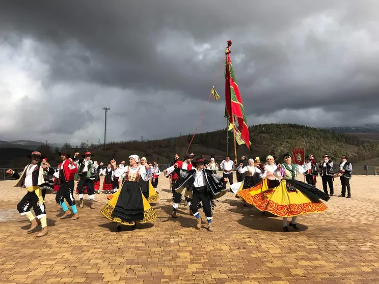Jotas de la monta&ntilde;a palentina en Ponferrada