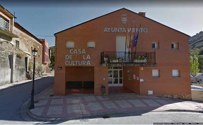 Fachada Ayuntamiento Puente de Domingo Fl&oacute;rez