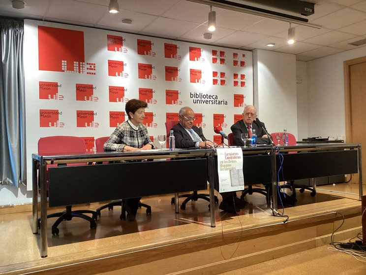 El consejero de Cultura, Turismo y Deporte, Gonzalo Santonja, ha presentado en la Universidad de León las conclusiones del encuentro que ha reunido durante dos días a los principales especialistas de universidades españolas y europeas.