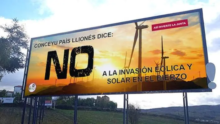 Valla de Conceyu Pa&iacute;s Llion&eacute;s en defensa de la monta&ntilde;a berciana
