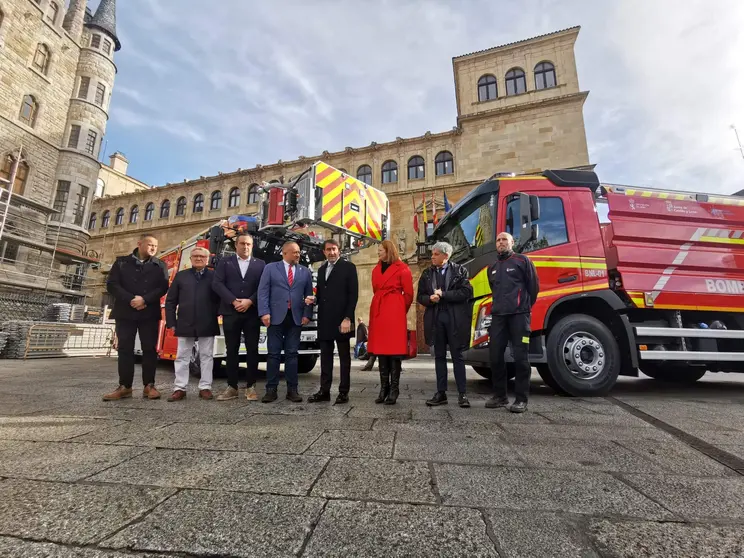 Diputaci&oacute;n incorpora dos nuevos camiones a la red provincial de bomberos