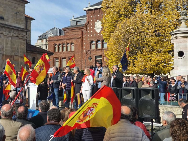 Manifestación en León contra el  pacto PSOE-Junts Per Catalunya