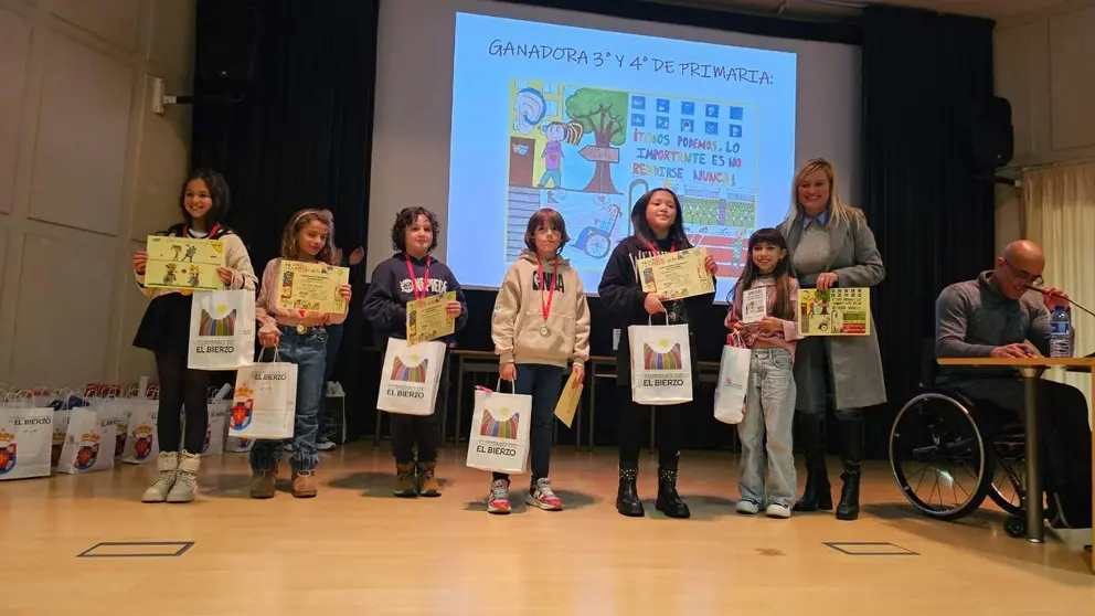 Entrega de premios del XVIII Certamen de Dibujo y Discapacidad AMBI