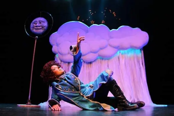 UN DUENDE EN LAS NUBES Teatro San Francisco Le&oacute;n