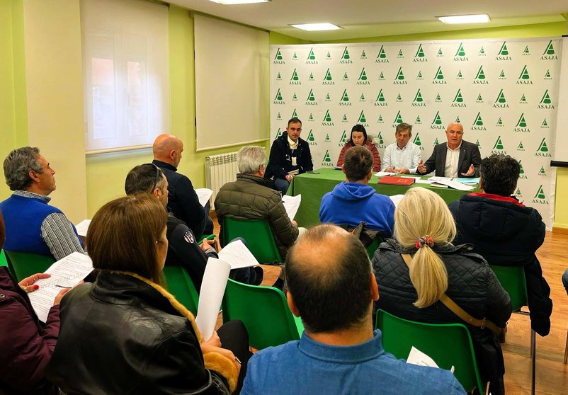 La Cámara Agraria convoca a las Organizaciones Profesionales Agrarias en León para Debatir sobre Movilizaciones
