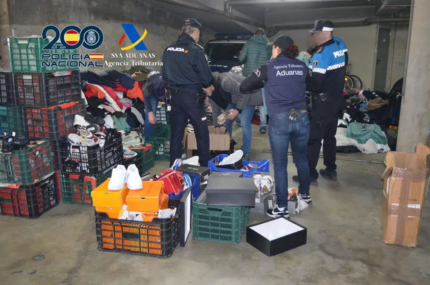Desarticulada una Red de Venta de Ropa Falsificada en San Andr&eacute;s del Rabanedo