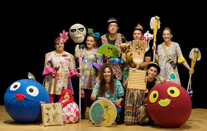 "Isla Maravillas" por Armadanzas en Casa de Cultura, Villama&ntilde;&aacute;n