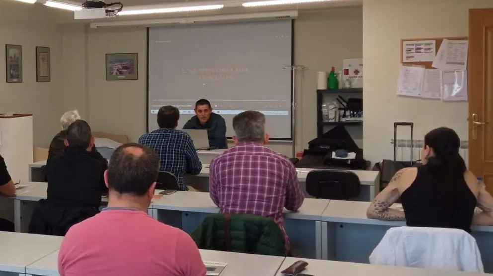 Inicio el ciclo de cursos de formaci&oacute;n inicial en soporte vital b&aacute;sico, con t&eacute;cnicas de reanimaci&oacute;n cardiopulmonar y uso de desfibrilador. La iniciativa, respaldada por la Asociaci&oacute;n Astorga Solidaria y Amiga