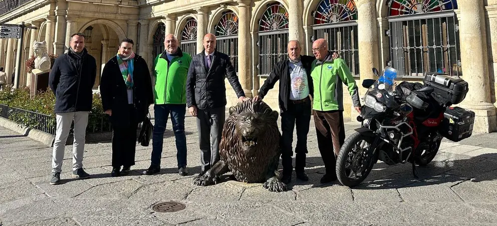 Anselmo Tasc&oacute;n, un leon&eacute;s que ha recorrido Espa&ntilde;a en moto por las enfermedades raras